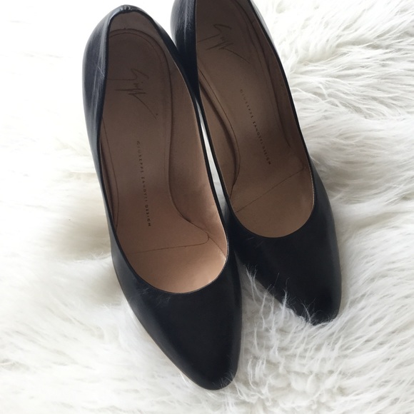 Giuseppe Zanotti Shoes - Classic Leather Pumps